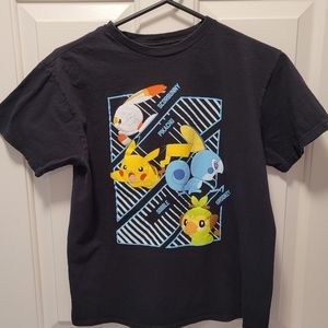 🔴 Boy's Pokemon shirt M